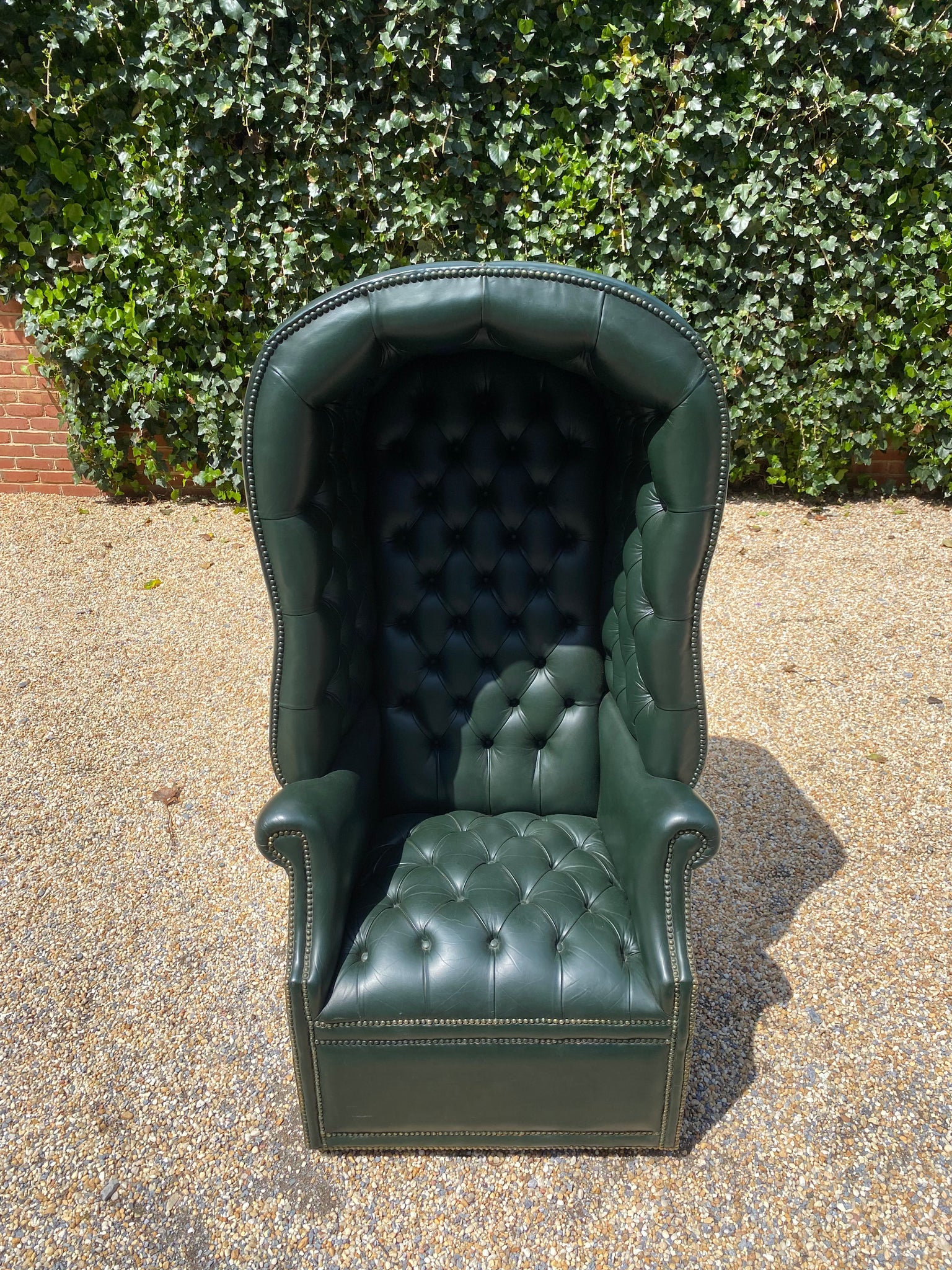 The Queen - Chesterfield Canopy Chair